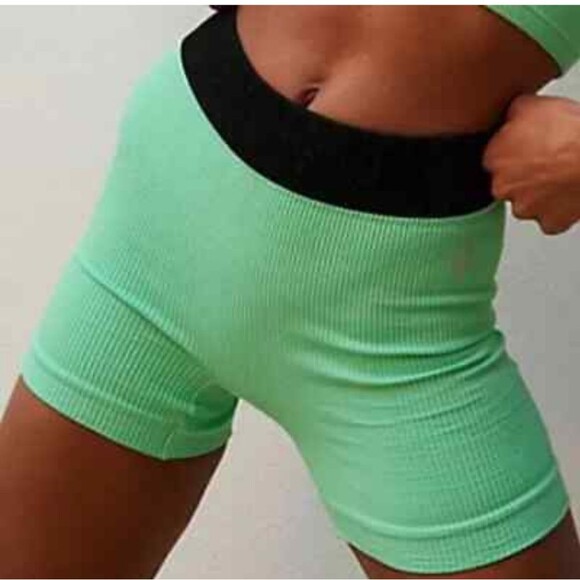 Free People Seamless Short M/L - Picture 1 of 6
